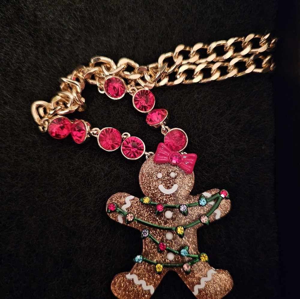 Betsey johnson necklace